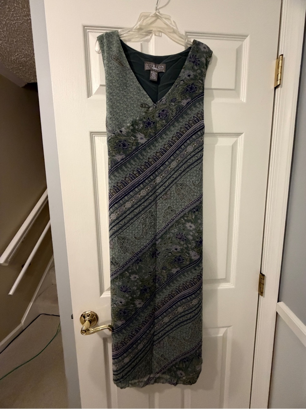Norton McNaughton Green Printed V-Neck Midi Dress